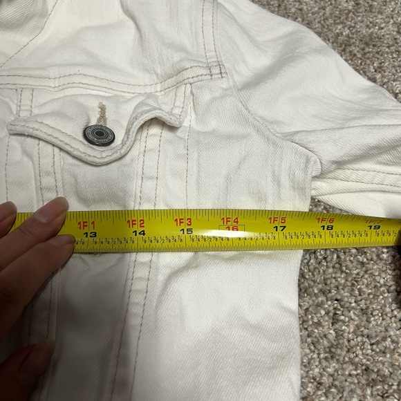 Calvin Klein cropped denim jean jacket size Small - Picture 11 of 12